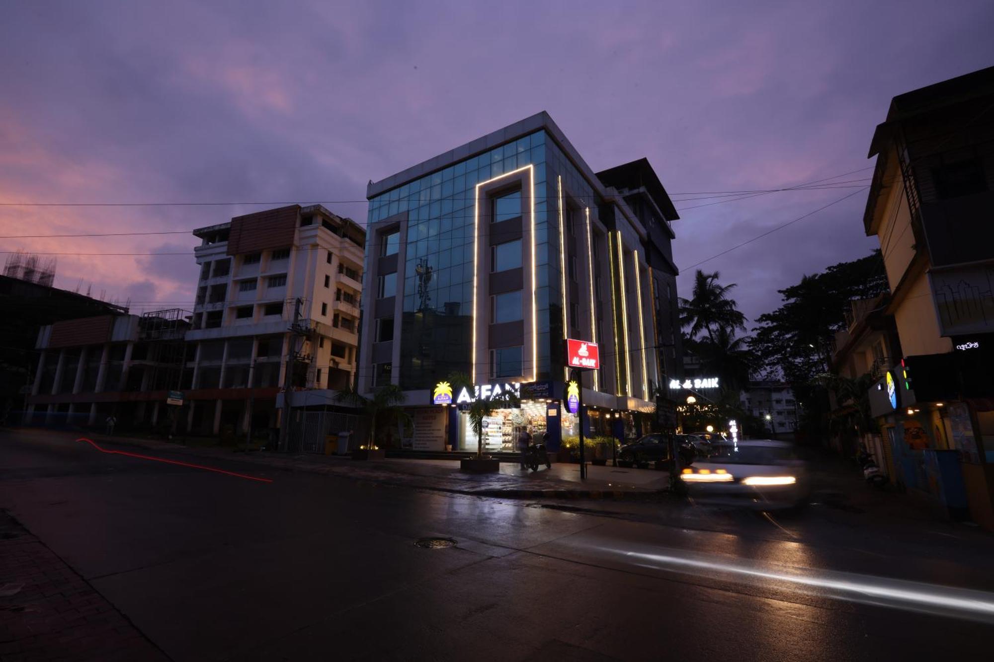 Royal Plaza Suites Mangalore Ngoại thất bức ảnh